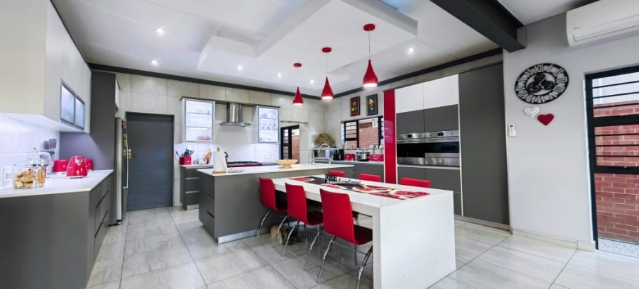 4 Bedroom Property for Sale in Tuscany Ridge North West